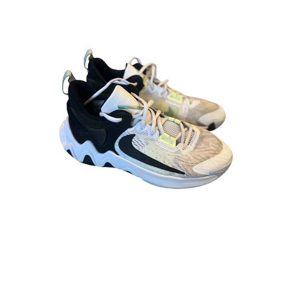Nike Giannis Immortality big kids basketball shoes size 6
